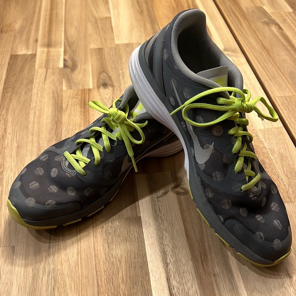 Nike Dual Fusion TR Gray Polka Dot Running Shoes Women’s 9